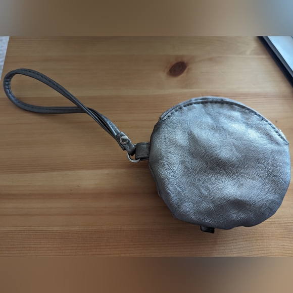 Mini Rose Wrislet - Picture 2 of 3